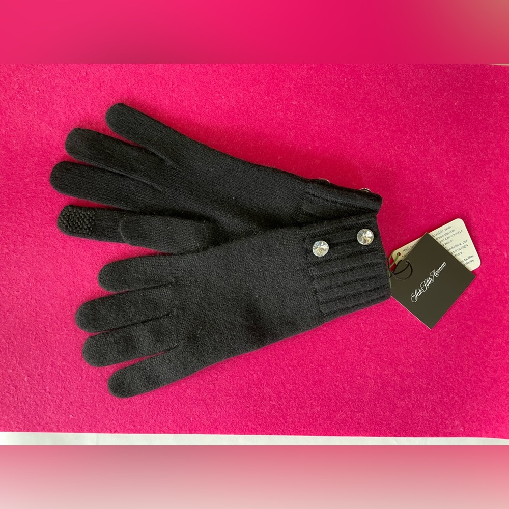 NWT SAKS FIFTH AVENUE BLACK LADIES' GLOVES WITH DOUBLE RHINESTONE DETAIL